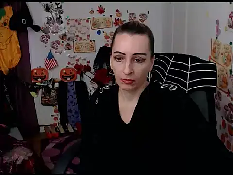 EvelynAngell online show from 10/13/25, 09:20