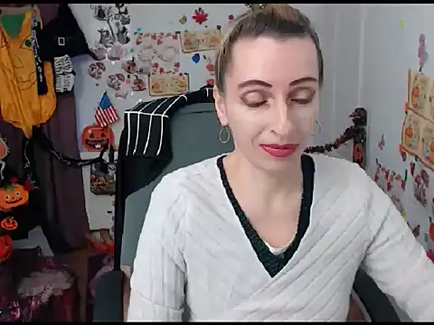 EvelynAngell online show from 10/20/25, 06:03