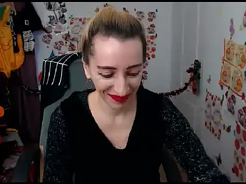 EvelynAngell online show from 10/29/25, 06:59