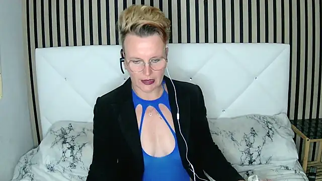 xxNoeliaxx online show from 01/15/25, 07:37