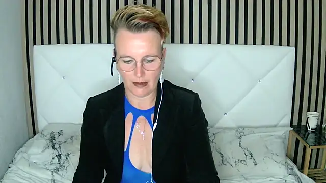 xxNoeliaxx online show from 01/16/25, 08:00