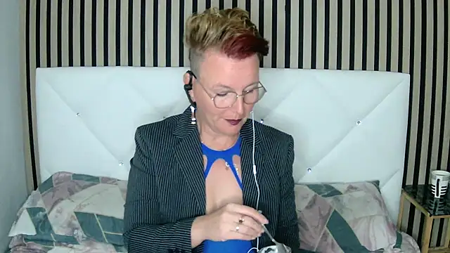 xxNoeliaxx online show from 02/06/25, 04:21