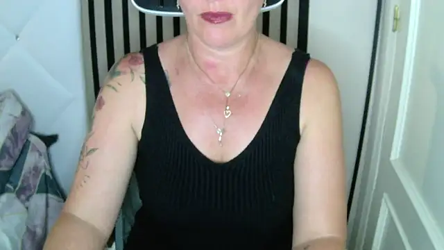 xxNoeliaxx online show from 10/27/25, 02:54