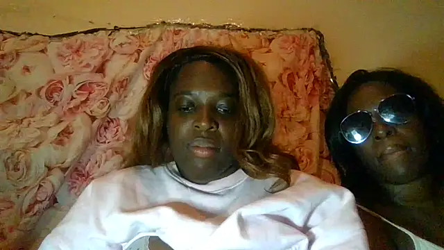 Brandyuk2 online show from 10/24/25, 08:05