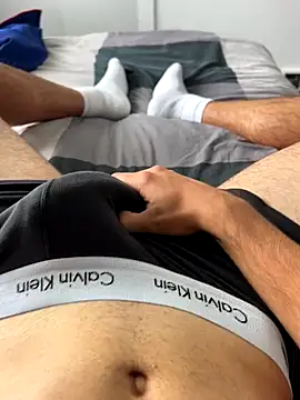 h0rnyguy001 online show from 09/18/25, 11:56