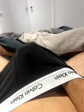 h0rnyguy001 online show from 10/30/25, 07:10