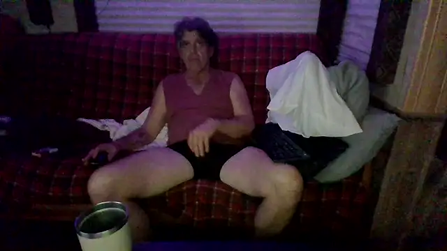 lateniter online show from 12/21/25, 08:21