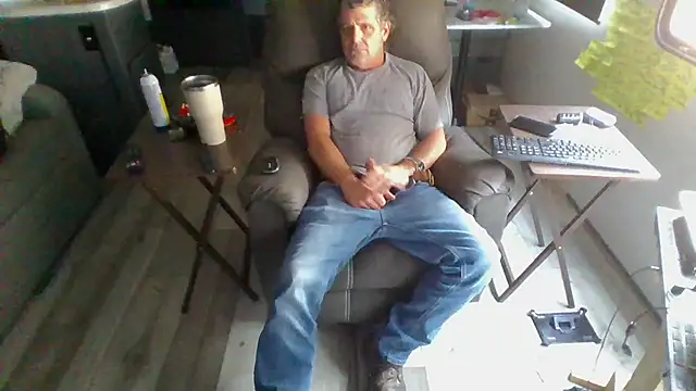 lateniter online show from 02/10/26, 06:23