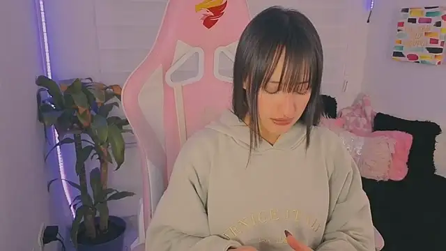 Snapshot of Sara__Ramirez chatting on 09/11/25, 03:50 Sara  Ramirez online show from 09/11/25, 03:50