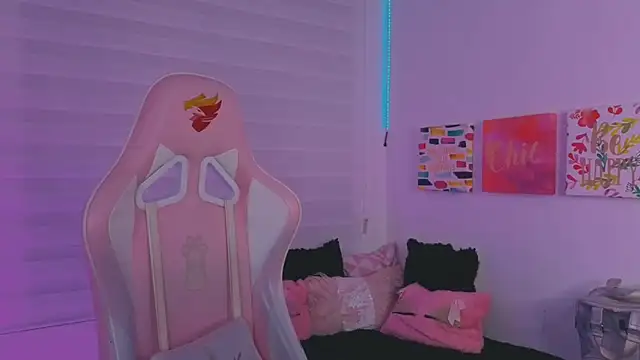 Snapshot of Sara__Ramirez chatting on 09/23/25, 02:47 Sara  Ramirez online show from 09/23/25, 02:47