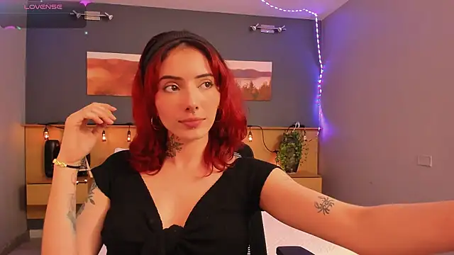 LiliJones  online show from 02/05/25, 04:03