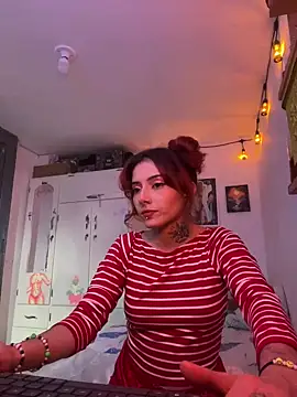 LiliJones  online show from 02/18/25, 08:14