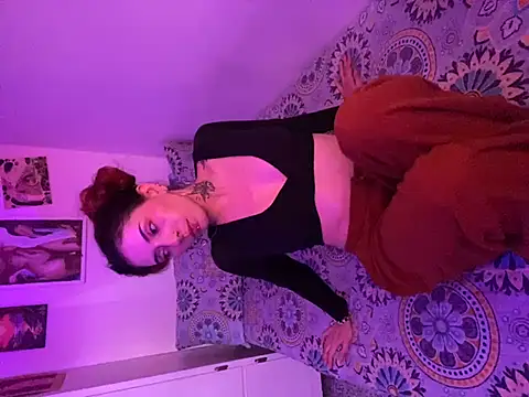 LiliJones  online show from 03/15/25, 10:22