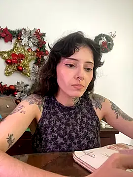 LiliJones  online show from 12/13/25, 07:53