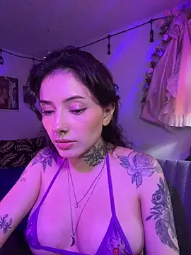 LiliJones  online show from 04/25/26, 07:33
