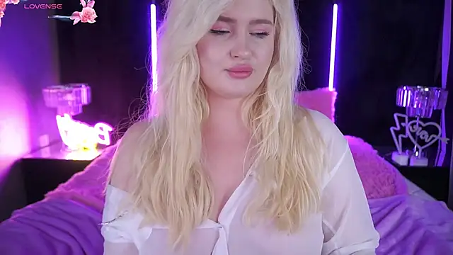 CocoSecretss online show from 02/11/25, 10:48