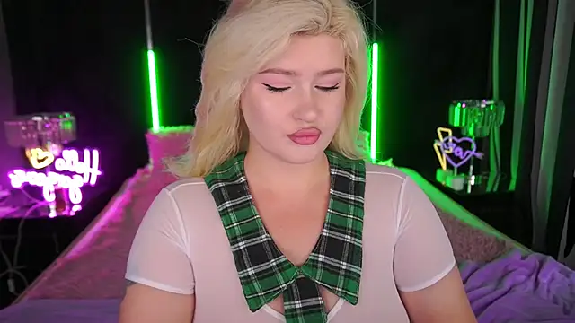 CocoSecretss online show from 10/18/25, 07:20