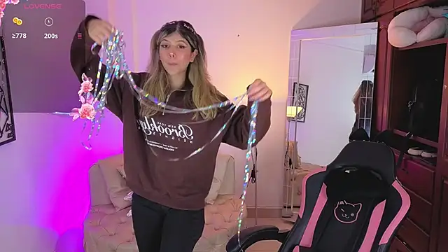 NATAASHA    online show from 04/17/26, 03:42