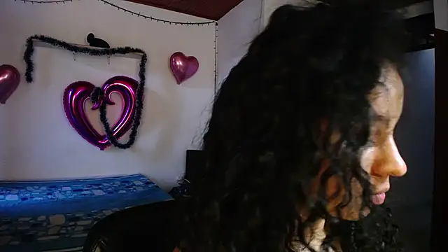 Snapshot of Mr_MrsCurie chatting on 12/07/24, 10:28 Mr MrsCurie online show from 12/07/24, 10:28