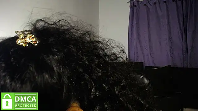 Snapshot of Mr_MrsCurie chatting on 10/18/25, 03:53 Mr MrsCurie online show from 10/18/25, 03:53