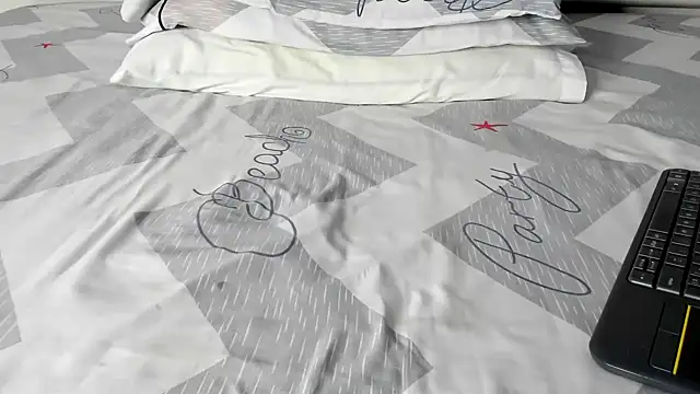 maybelline69 online show from 10/17/25, 08:11