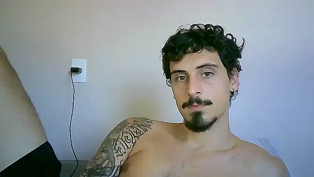 Snapshot of milkoffe chatting on 12/05/24, 04:44 milkoffe online show from 12/05/24, 04:44