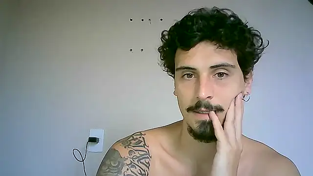 Snapshot of milkoffe chatting on 12/07/24, 03:52 milkoffe online show from 12/07/24, 03:52