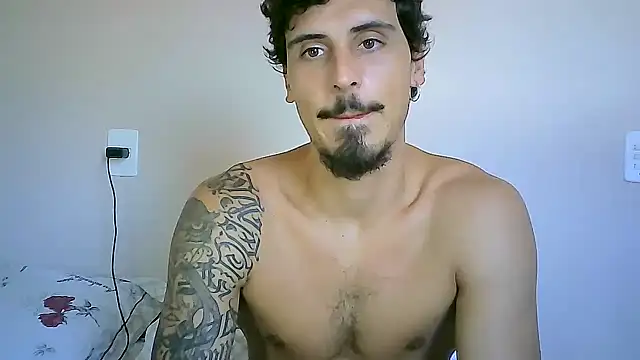 Snapshot of milkoffe chatting on 01/22/25, 04:23 milkoffe online show from 01/22/25, 04:23