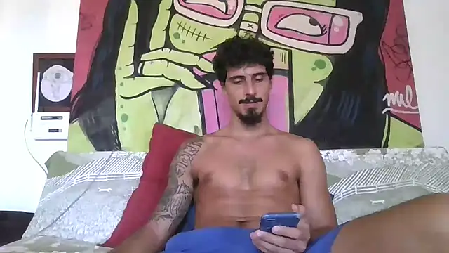 Snapshot of milkoffe chatting on 02/15/25, 04:34 milkoffe online show from 02/15/25, 04:34