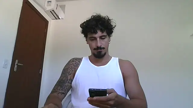 Snapshot of milkoffe chatting on 02/01/26, 12:37 milkoffe online show from 02/01/26, 12:37