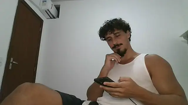 Snapshot of milkoffe chatting on 02/02/26, 01:04 milkoffe online show from 02/02/26, 01:04