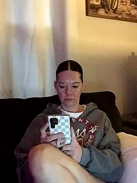 SidneyRaee online show from 01/06/26, 03:27