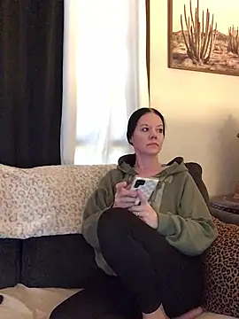 SidneyRaee online show from 03/23/26, 05:50