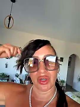 Snapshot of TheGoddessBianca chatting on 09/27/25, 02:44 TheGoddessBianca online show from 09/27/25, 02:44