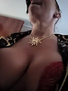 Snapshot of TheGoddessBianca chatting on 10/02/25, 06:31 TheGoddessBianca online show from 10/02/25, 06:31