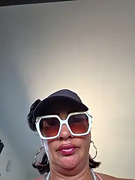 Snapshot of TheGoddessBianca chatting on 04/21/26, 10:43 TheGoddessBianca online show from 04/21/26, 10:43