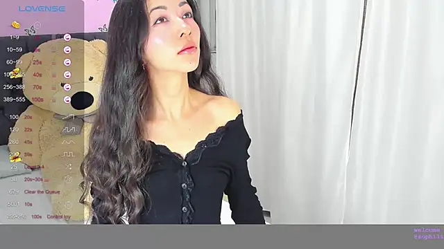 Snapshot of SophiaLiu chatting on 01/11/25, 11:13 SophiaLiu online show from 01/11/25, 11:13