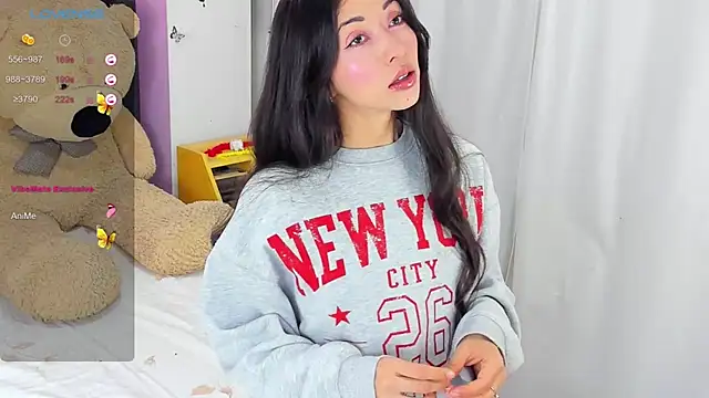 Snapshot of SophiaLiu chatting on 02/16/25, 09:16 SophiaLiu online show from 02/16/25, 09:16