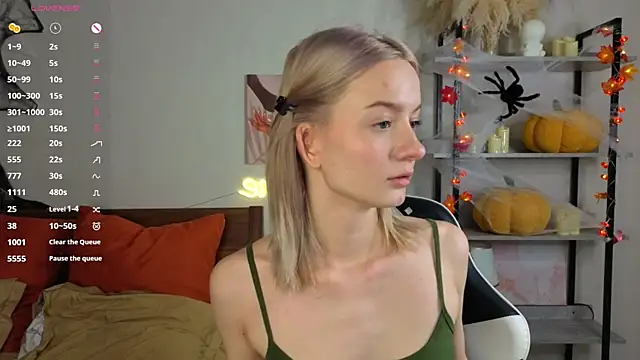 IdaValenti online show from 11/06/25, 11:04