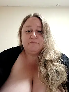 Snapshot of blissful_vixen chatting on 10/08/25, 02:04 blissful vixen online show from 10/08/25, 02:04