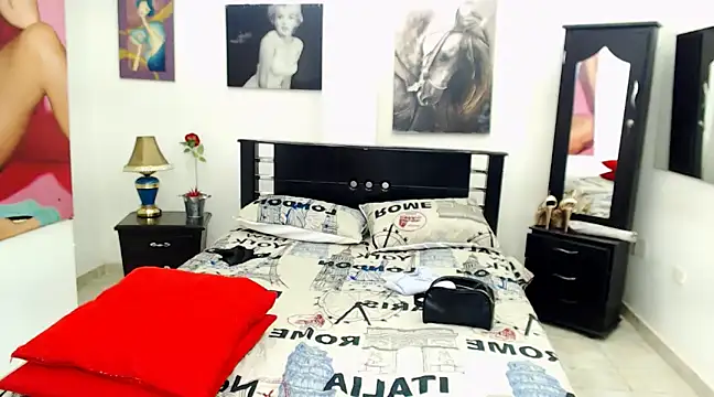 Snapshot of VeronicaReynolds chatting on 03/09/25, 04:22 VeronicaReynolds online show from 03/09/25, 04:22