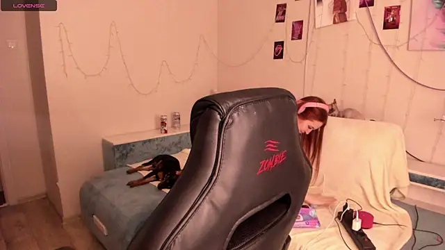 Snapshot of ViolaIntelligent chatting on 12/06/24, 02:24 ViolaIntelligent online show from 12/06/24, 02:24