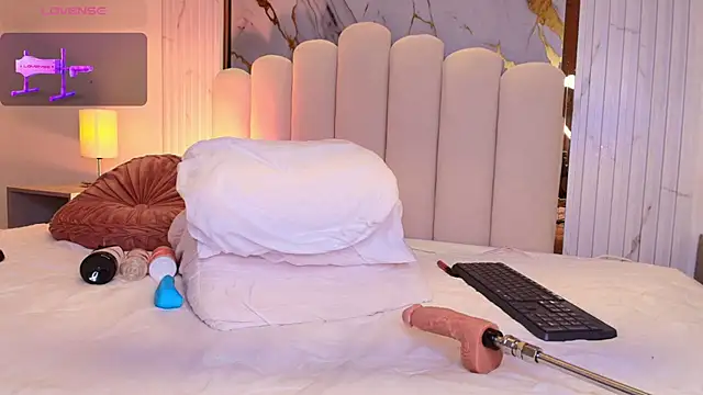 Snapshot of carolriveraa_ chatting on 01/07/25, 11:03 carolriveraa online show from 01/07/25, 11:03