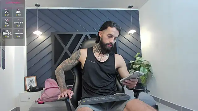 Snapshot of Apolo_Bianco_ chatting on 09/18/25, 11:18 Apolo Bianco  online show from 09/18/25, 11:18