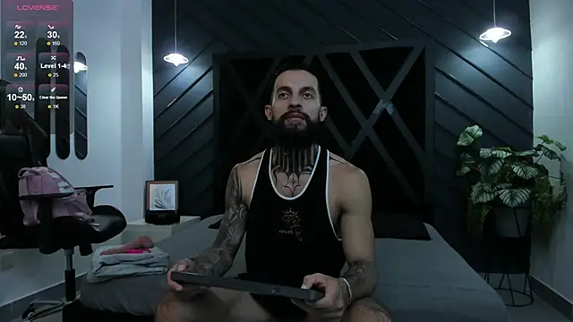 Snapshot of Apolo_Bianco_ chatting on 09/23/25, 11:08 Apolo Bianco  online show from 09/23/25, 11:08