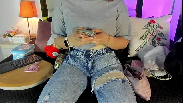 emmy r online show from 12/22/25, 12:02