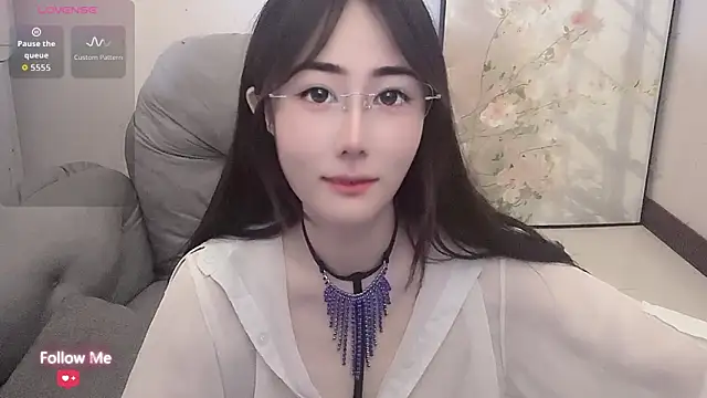 Snapshot of qiqi-- chatting on 06/03/26, 06:05 qiqi-- online show from 06/03/26, 06:05