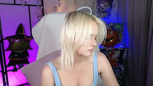 ImBonBon online show from 10/22/25, 10:53