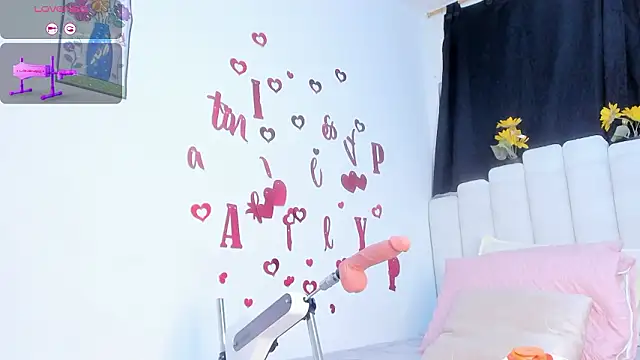 RoxannaBlanche online show from 03/12/26, 12:00