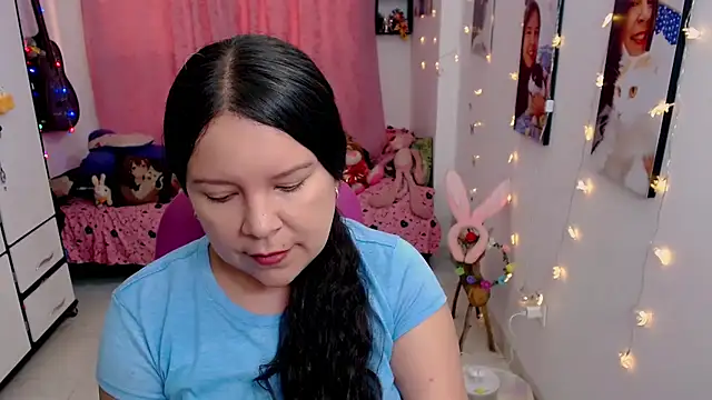 claryssa  online show from 04/14/26, 10:27